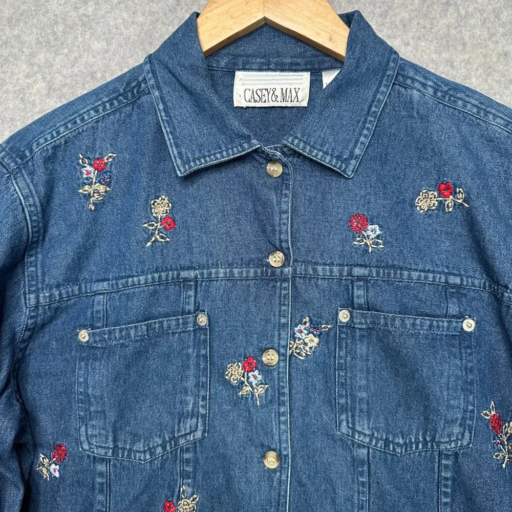 VTG CASEY & MAX Womens Denim Jacket Floral Embroidery Frayed Hem Blue Size‎ L - Picture 2 of 9